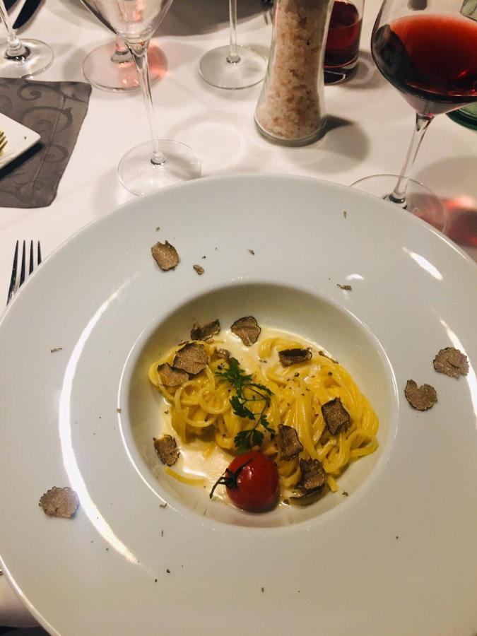ホテルGasthaus Zum Hirsch Lampoldshausen エクステリア 写真